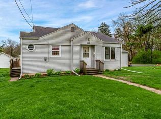 203 Pearl Ave, Loves Park, IL 61111
