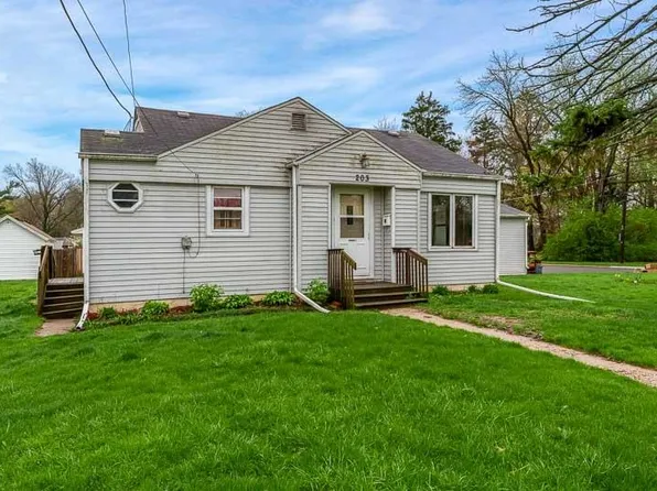 203 Pearl Ave, Loves Park, IL 61111