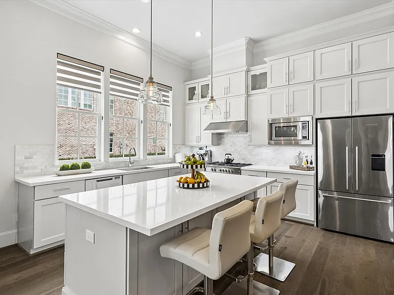 8741 Park Kolbe Ln — Photo 8