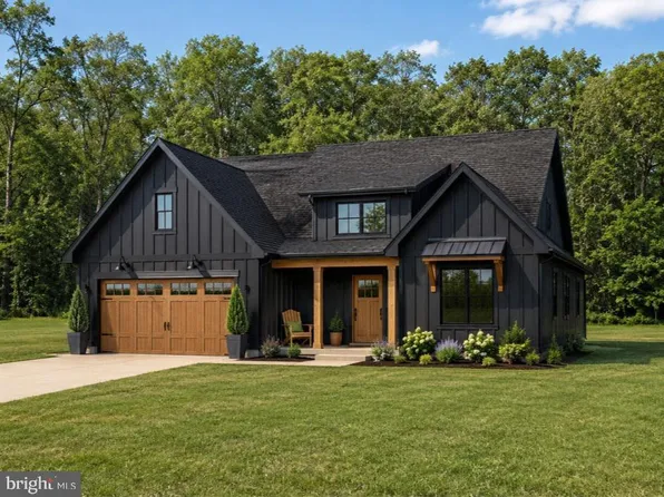 5 Ancient Oaks Ct, Charles Town, WV 25414