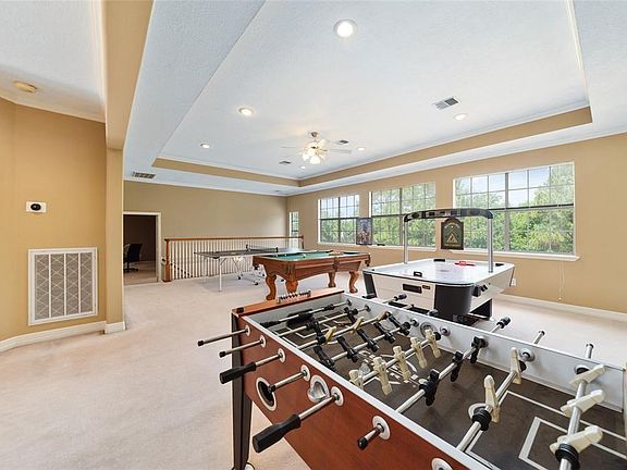 5th image of 806 W Edgewood Dr