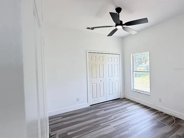 906 Berwick Dr — Photo 30