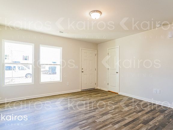2nd image of 3919 Miller Dr