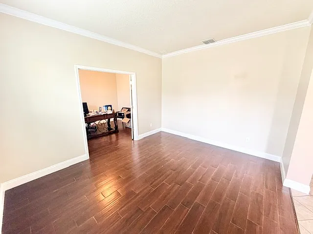 8 bed, 5107 sqft, $4,395 — Photo 3