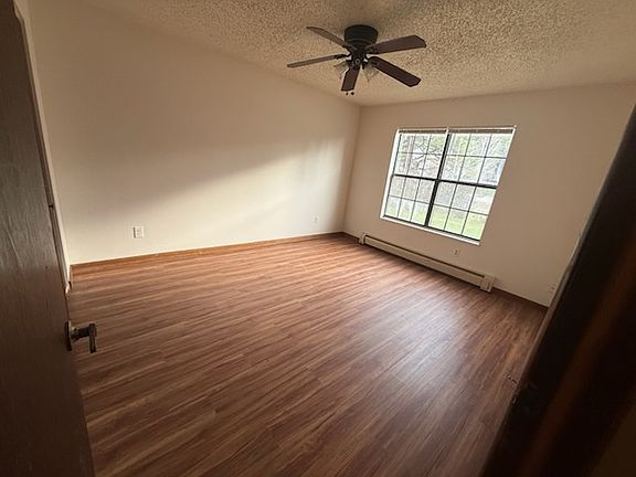 5th image of 198 Aspenglow Blvd Unit 1