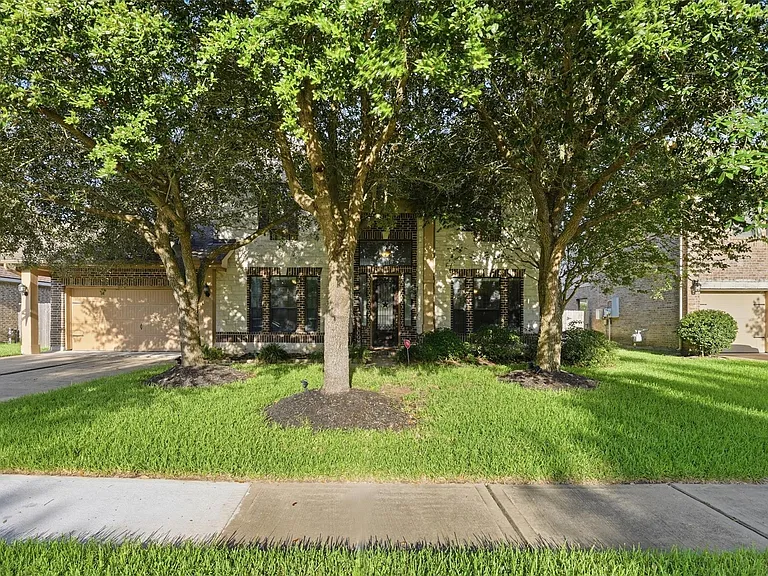 5035 Crystal Bluff Ct — Photo 2