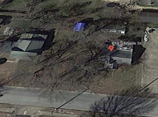 814 S Maple St, Siloam Springs, AR 72761