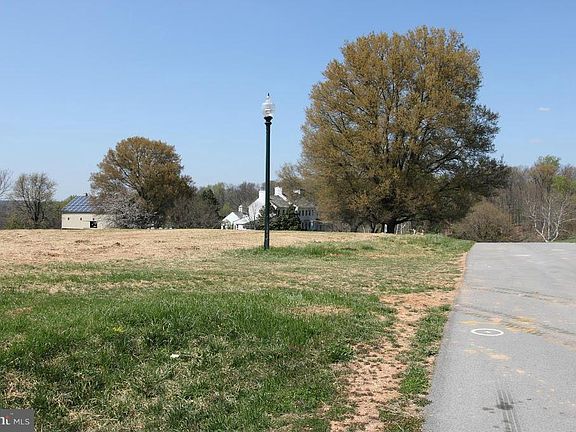 5th image of 15810 Seneca Run Ct