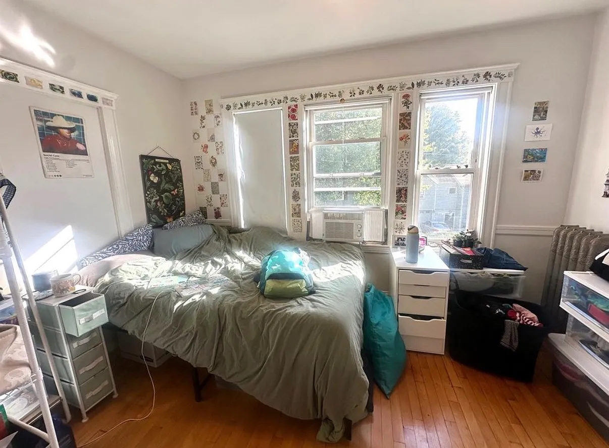 4 bed, 9999 sqft, $5,200 — Photo 3