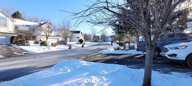 4th image of 21 Malibu Hill
