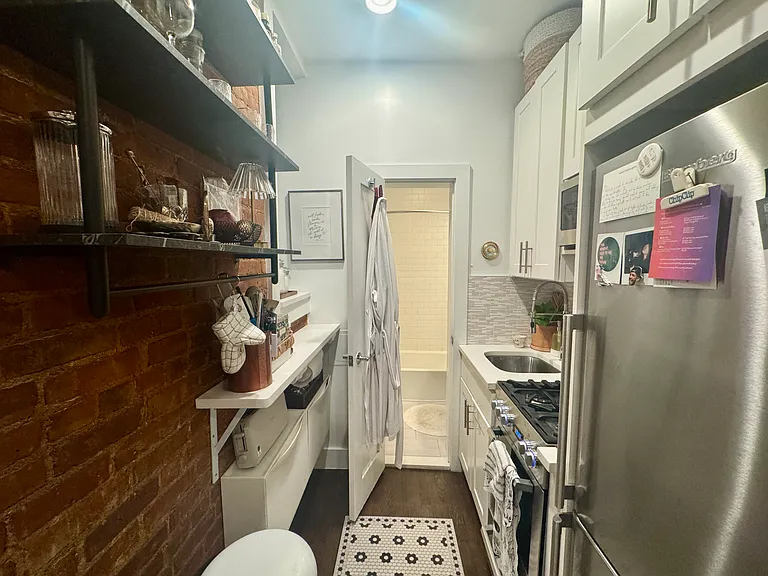 234 E 88th St #B — Photo 12