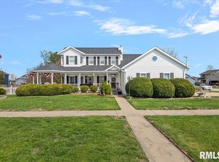 537 Augusta Dr, Chatham, IL 62629