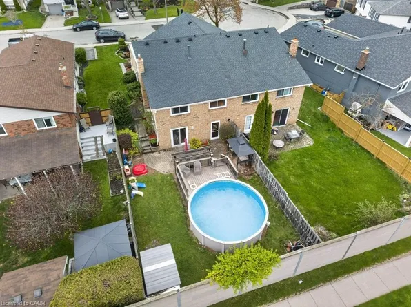 56 Brookstream Ct, Hamilton, ON L8K 6J2