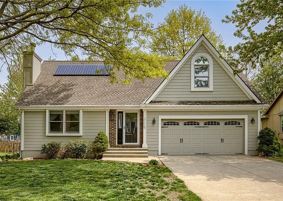 1st image of 1017 SE Cape Dr