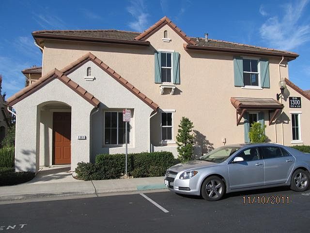 1st image of 1301 Esplanade Cir Unit 1301