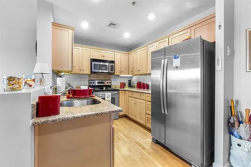 1 bed, 1.0 bath, 757 sqft, $1,650 — Photo 2