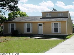 407 Sheila St, Hope Mills, NC 28348