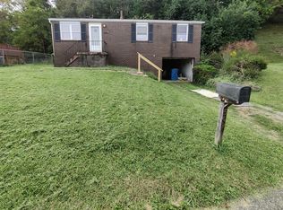 549 Invicta Dr, Pittsburgh, PA 15235