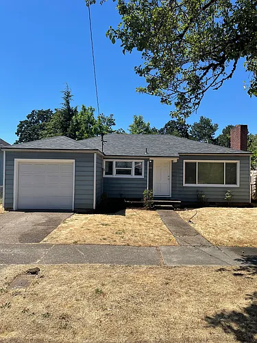 555 16th St SE Photo 1