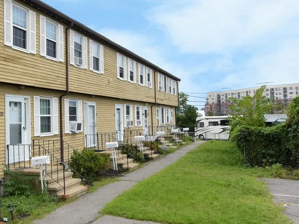 27-27 Field St #6, Quincy, MA 02169