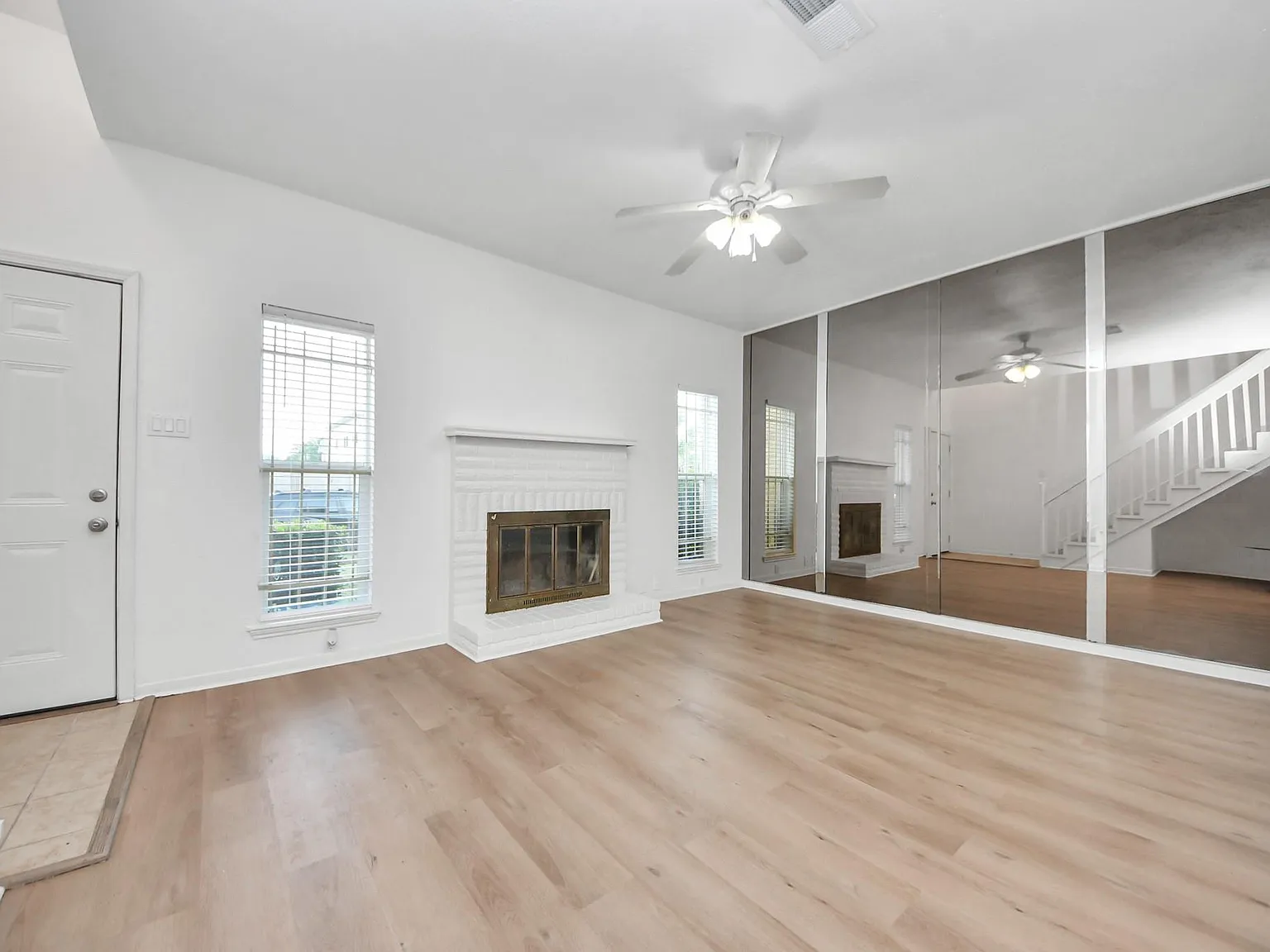 2 bed, 2.5 bath, 1196 sqft, $1,550 — Photo 4