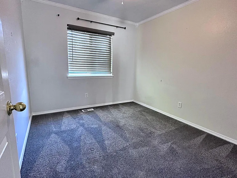 406 Pietra Way — Photo 16
