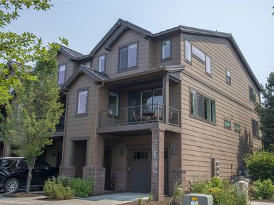 892 SW Theater Dr, Bend, OR, 97702