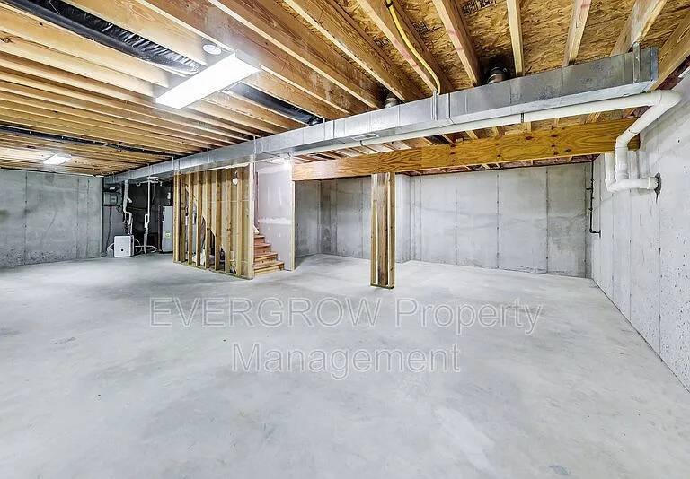 1047 Andrew Ct — Photo 37