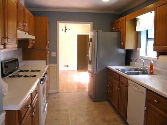 kitchen to dining room