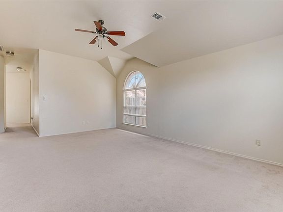 4th image of 4905 Summer Oaks Ln