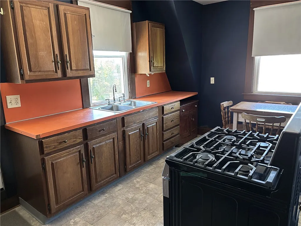 1 bed, 1.0 bath, 728 sqft, $1,600 — Photo 2