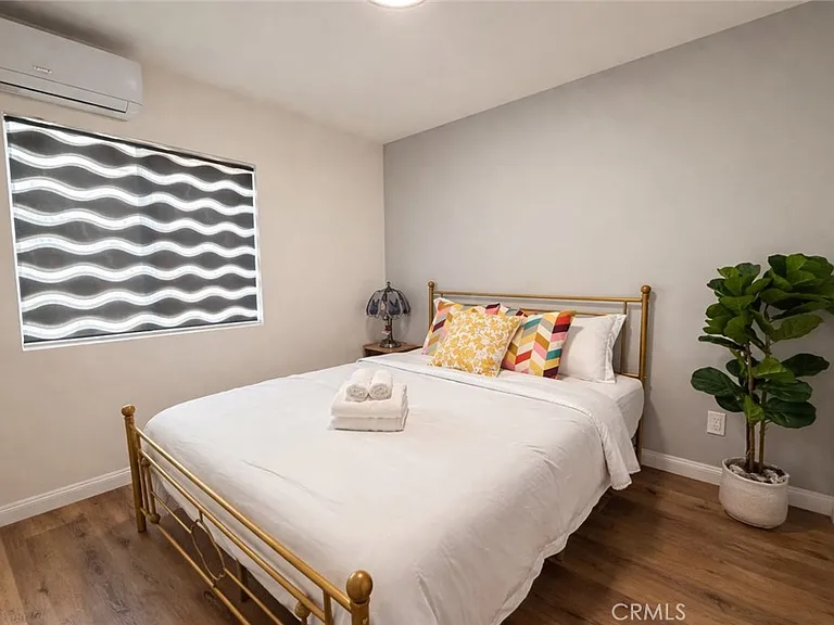 559 E Juanita Ave — Photo 8