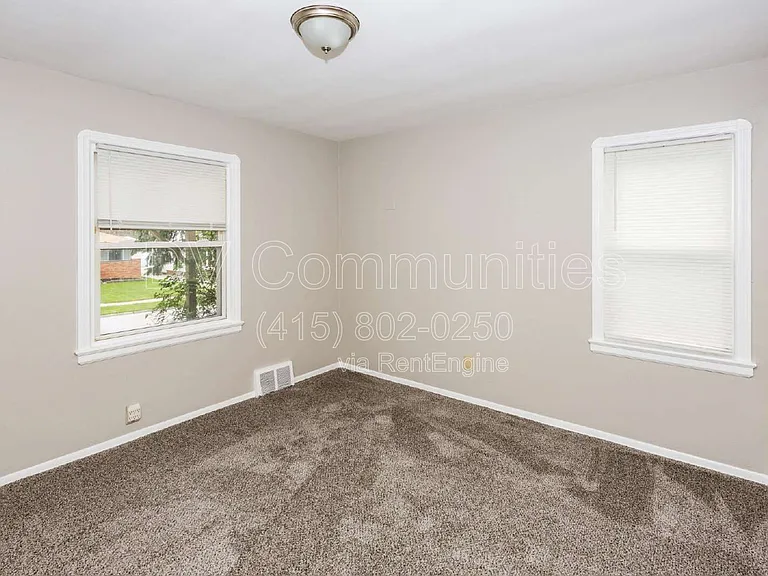 19001 Nitra Ave — Photo 8