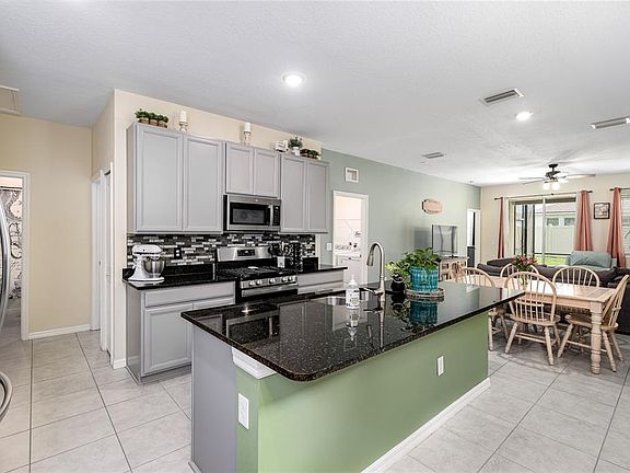 3rd image of 5714 Los Robles Ct