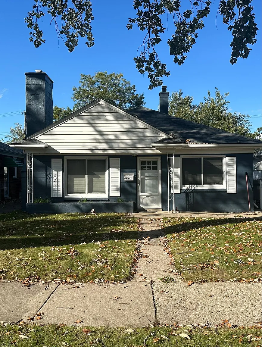 24312 Carlysle St photo 1