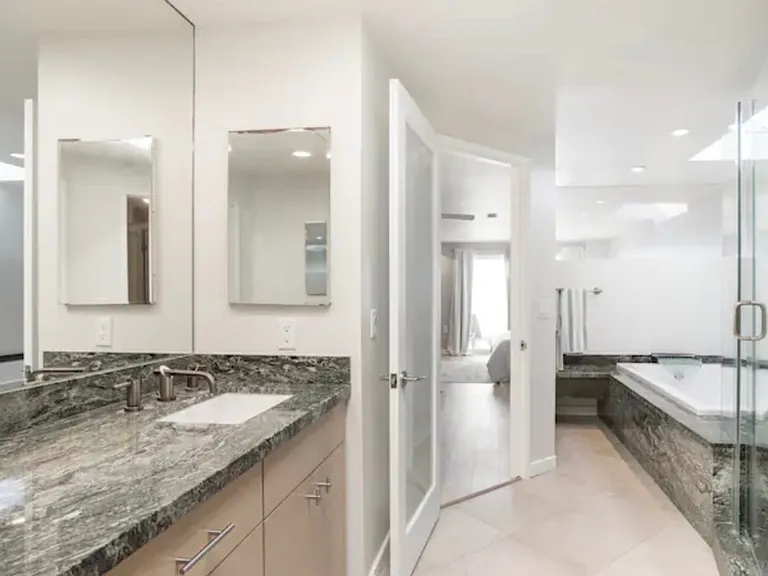 Ocean Dr — Photo 15