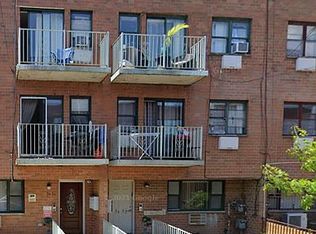 3432 10th St APT 3R, Astoria, NY 11106