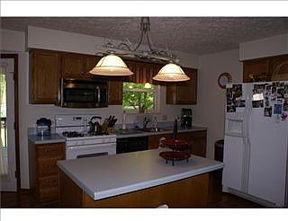 3rd image of 645 Huntington Dr