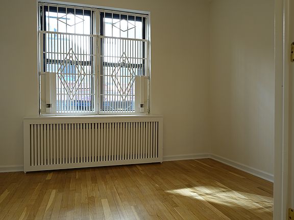 2nd image of 315 E 56th St APT 2D
