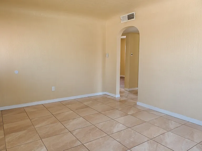 8326 Verde Cir — Photo 5