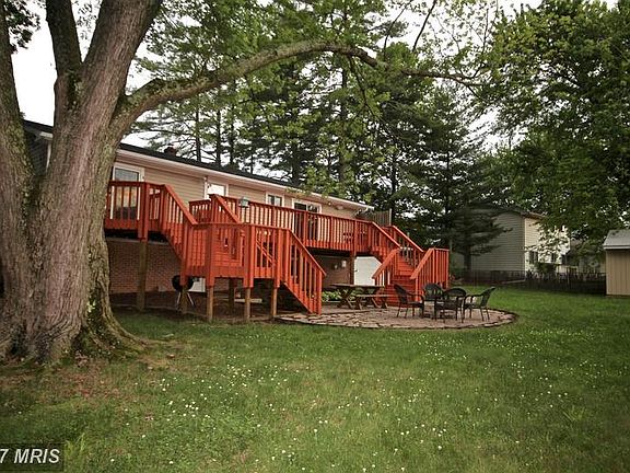 4th image of 106 Speicher Dr