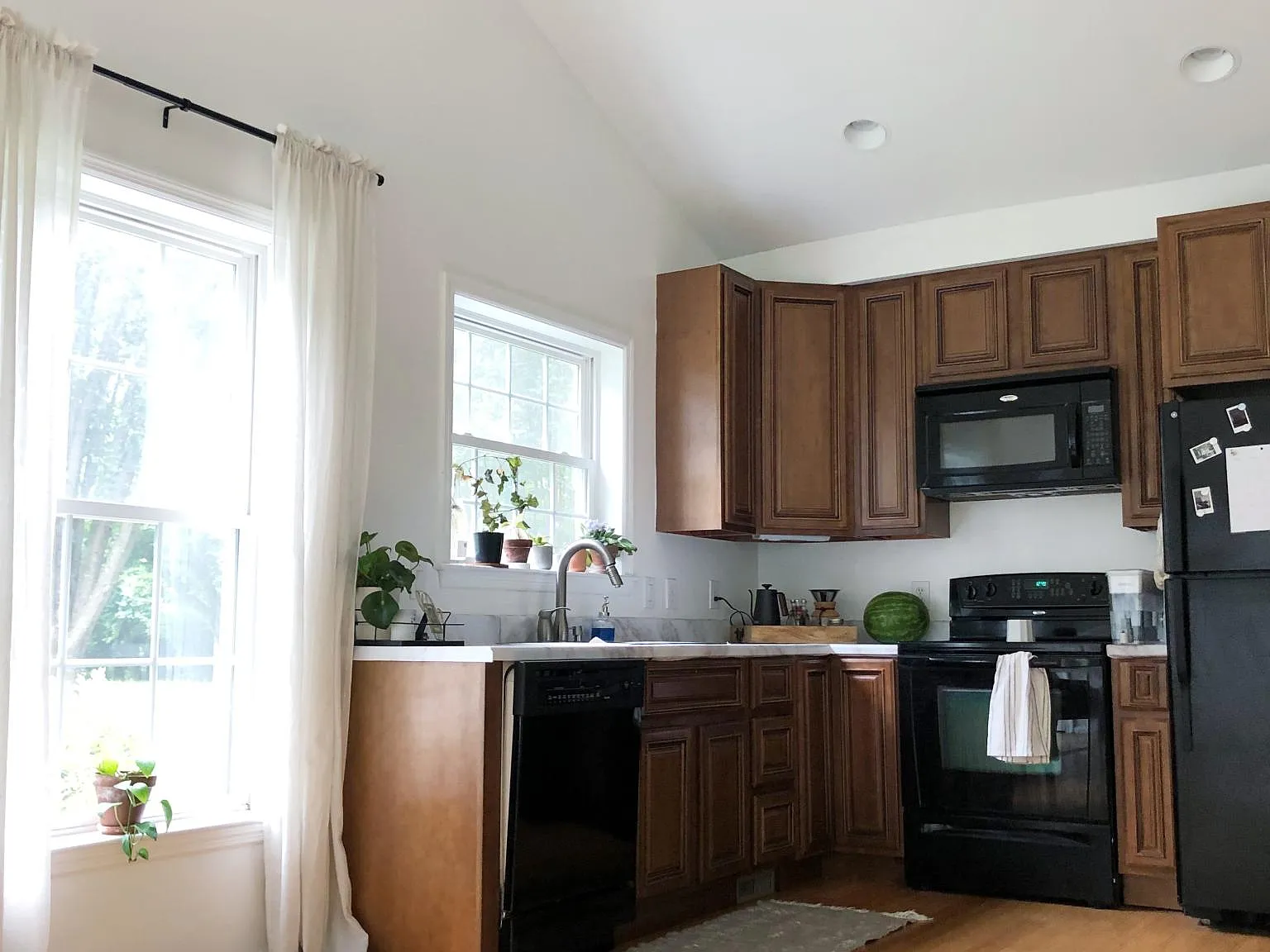 2 bed, 1900 sqft, $2,600 — Photo 4