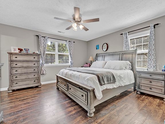 2nd image of 370 Nicole Trl