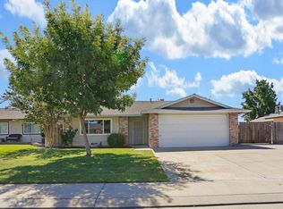 293 Blossom Dr, Ripon, CA 95366
