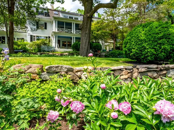 84 Pine Hill Road N, Ogunquit, ME 03907