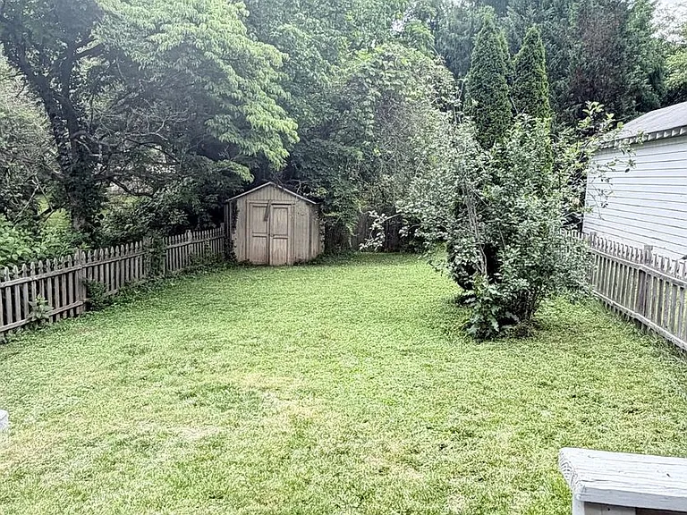 8 Salem Ave — Photo 19