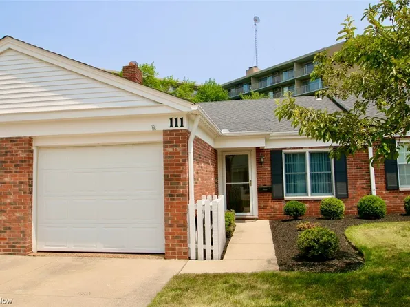 111 Gaslight Ln #111F, Mayfield Heights, OH 44124