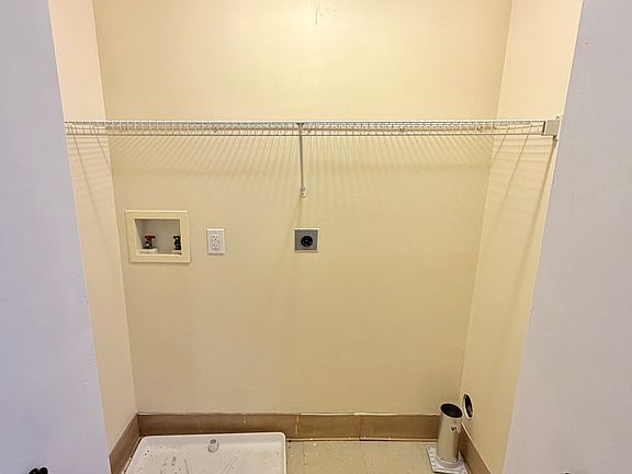 4th image of 221 N Miami Ave APT 2