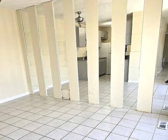 1751 Queensbury Cir — Photo 3