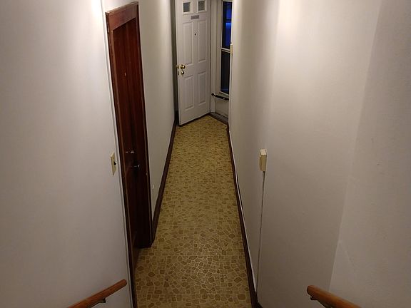 3rd image of 1019.5 E Broad St #1019
